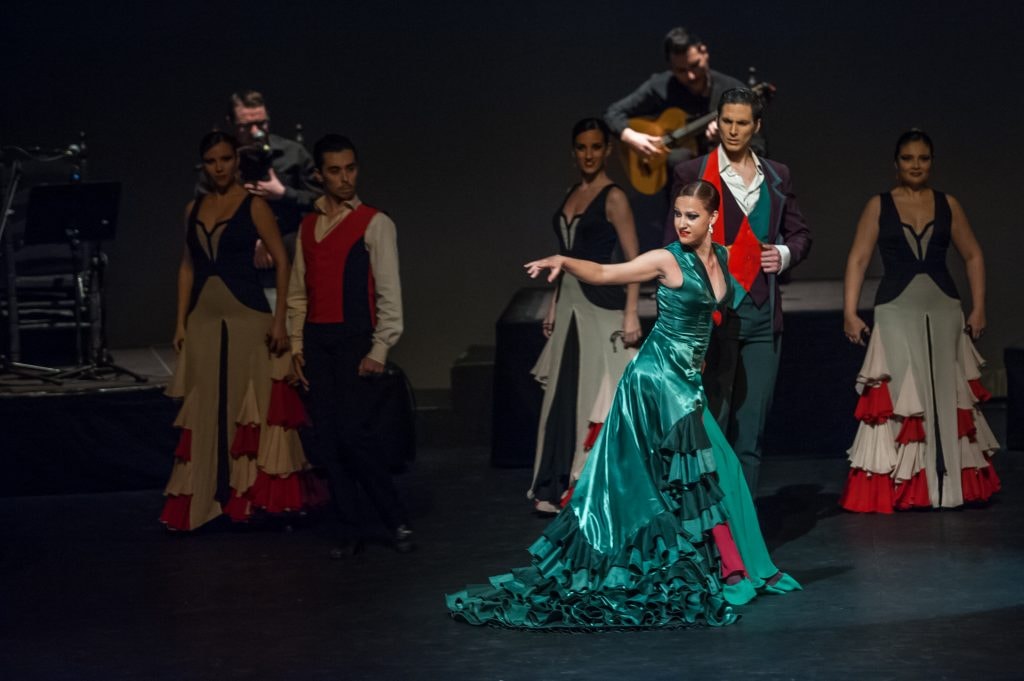 Inés Hellín — Ballet Español de Murcia, vestido turquesa